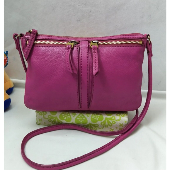 Fossil Pink Pebbled Leather Zipper Pockets Closure Credit Card Crossbody Bag - Picture 1 of 16